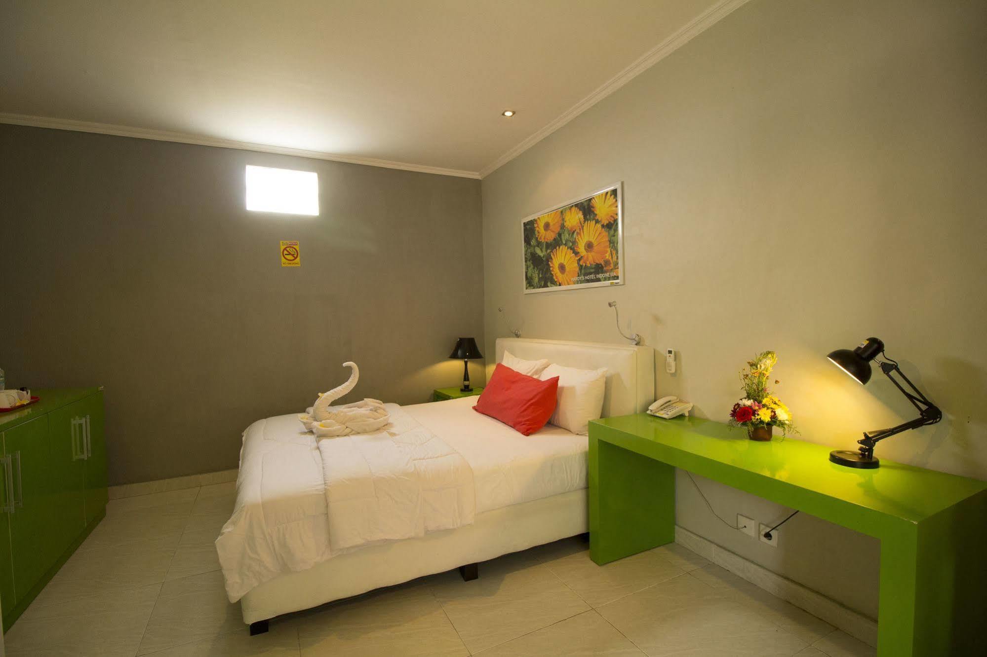 Negara Hotel Buitenkant foto